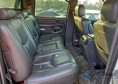 2003 Chevrolet Avalanche C1500 из США, поврежденный, VIN 3GNEC13T93G343440